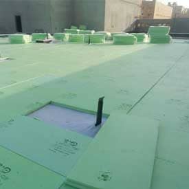 سطح معزول بالواح حرارية